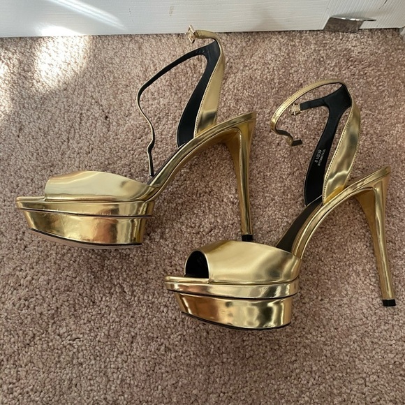 Brian Atwood Gold Platform Strap Heel - Picture 6 of 7
